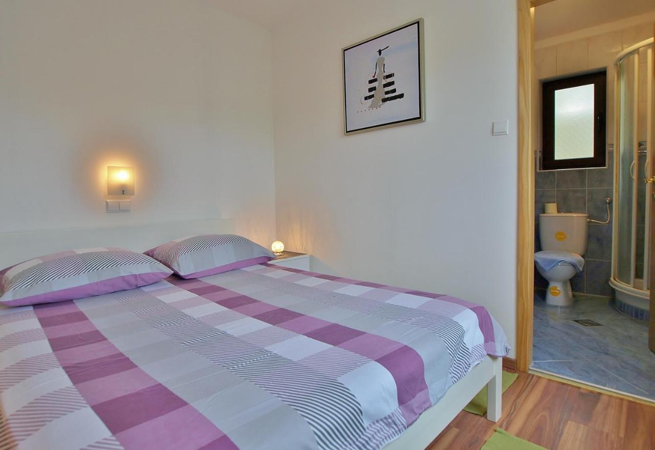 Apartments Eufemija Rab Town Luaran gambar