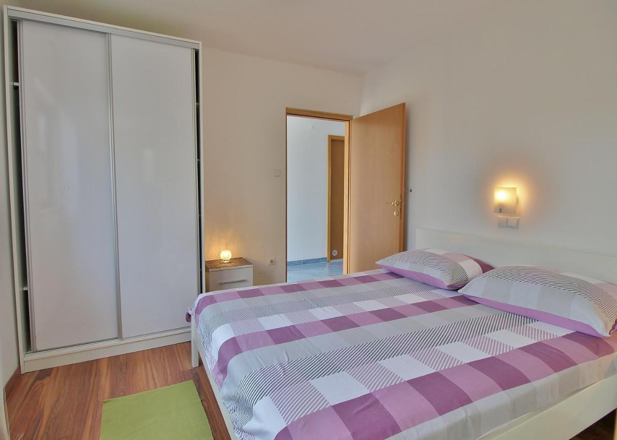 Apartments Eufemija Rab Town Luaran gambar