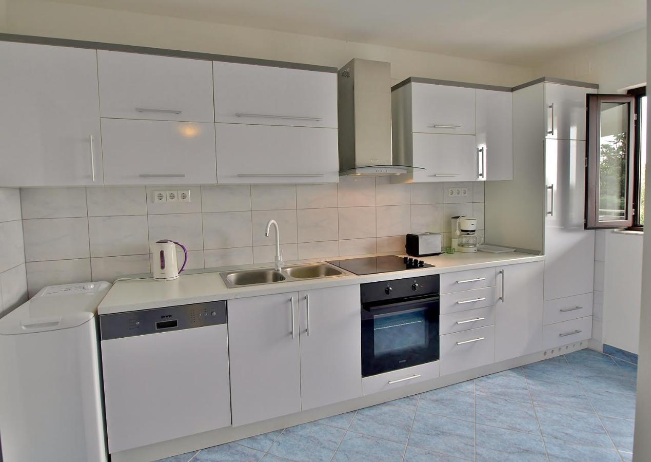 Apartments Eufemija Rab Town Luaran gambar