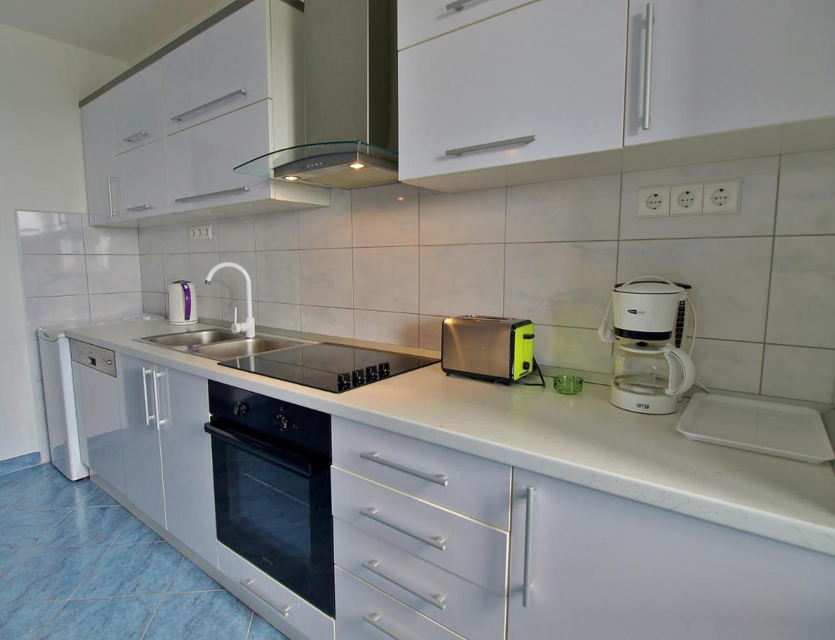 Apartments Eufemija Rab Town Luaran gambar