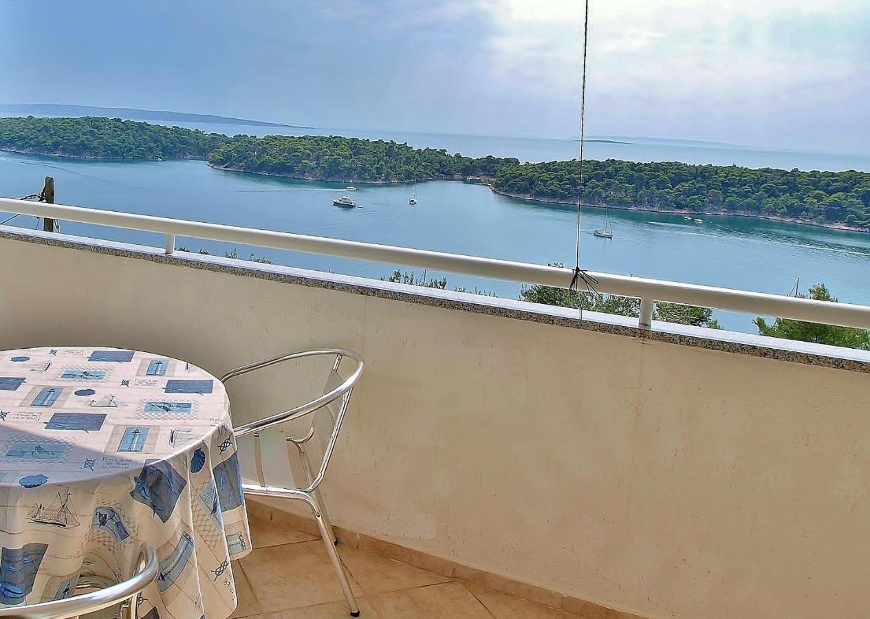 Apartments Eufemija Rab Town Luaran gambar