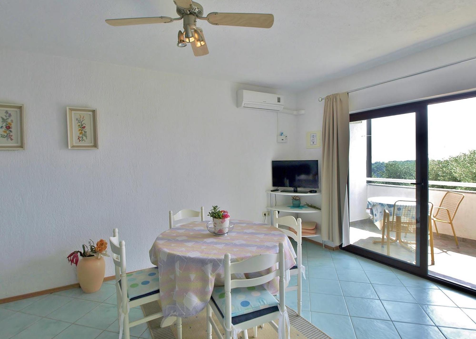 Apartments Eufemija Rab Town Luaran gambar